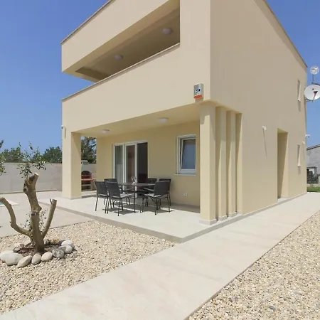 Mit Privatpool Fuer 6 Personen Ca 125 Qm In Peroj, Istrien Istrische Riviera