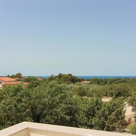 Mit Privatpool Fuer 6 Personen Ca 125 Qm In Peroj, Istrien Istrische Riviera Nyaraló Peroj